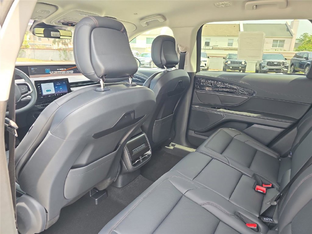 New 2026 Lincoln Nautilus Premier AWD/4WD image 10