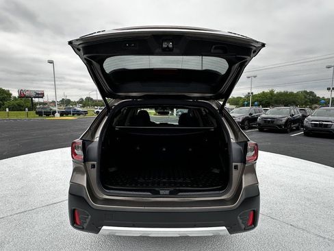 Used 2022 Subaru Outback Limited AWD/4WD image 9