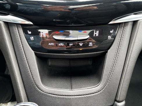 Used 2022 Cadillac XT6 Sport image 29
