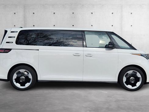 New 2025 Volkswagen ID. Buzz Pro S image 22