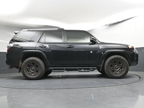 Used 2022 Toyota 4Runner SR5 Premium w/ Moonroof Package image 25