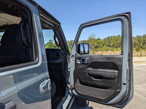 Certified 2025 Jeep Wrangler Unlimited Rubicon 4xe w/ Safety Group image 57