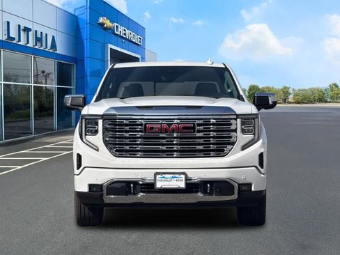 Used 2024 GMC Sierra 1500 Denali w/ Denali Reserve Package AWD/4WD image 10