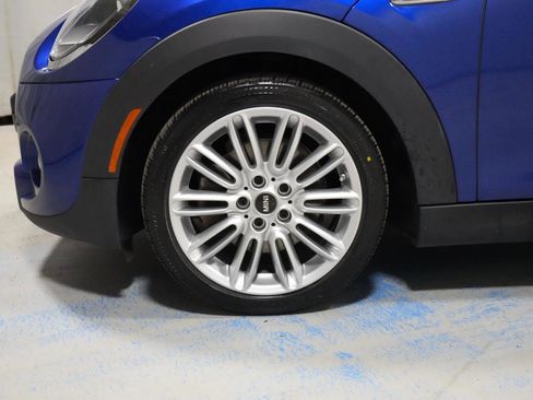 Used 2019 MINI Cooper S w/ Signature Upholstery Package image 31