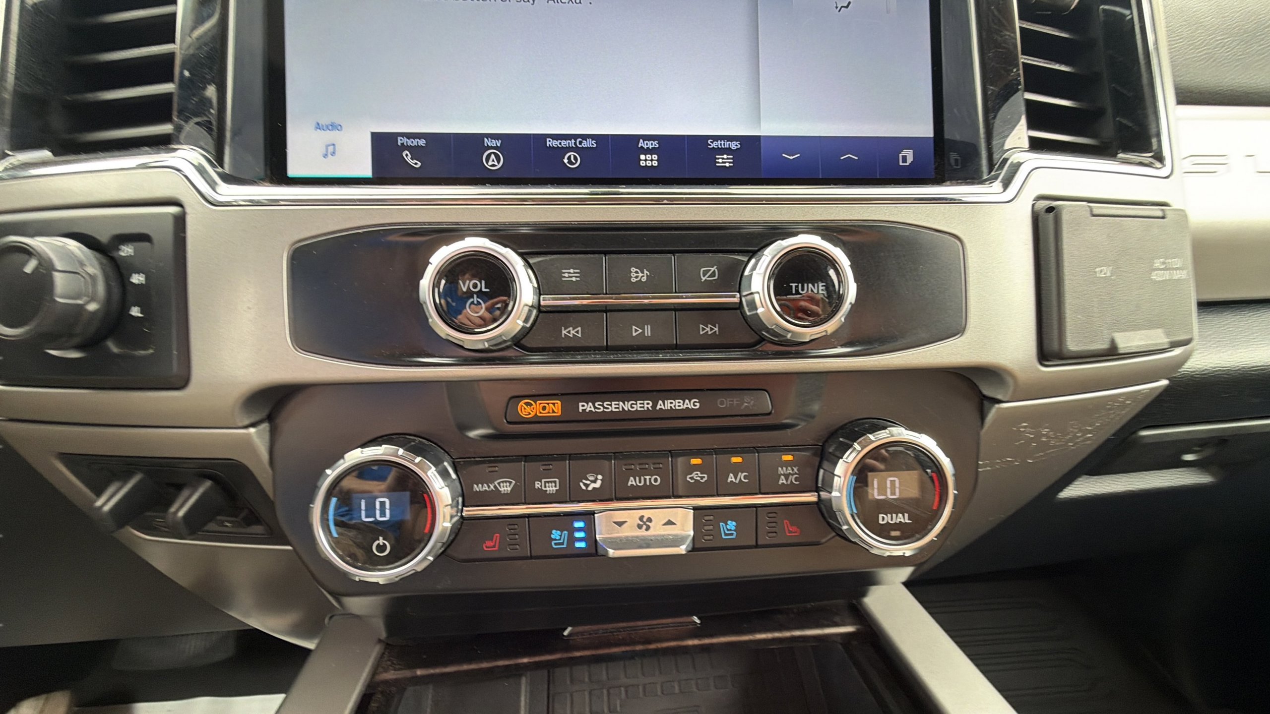 Used 2022 Ford F250 Lariat w/ Lariat Ultimate Package AWD/4WD image 25