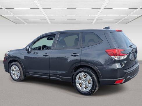 Used 2019 Subaru Forester image 3