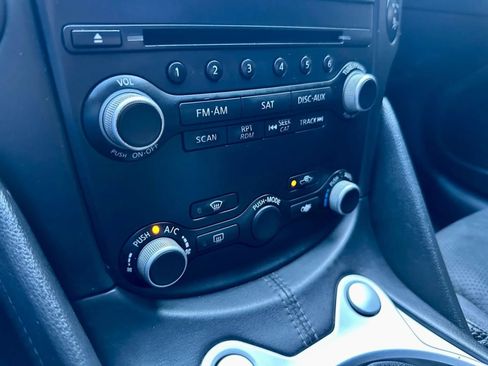 Used 2014 Nissan 370Z Touring w/ Navigation Package image 12