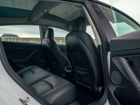 Used 2023 Tesla Model 3 Standard Range RWD image 27