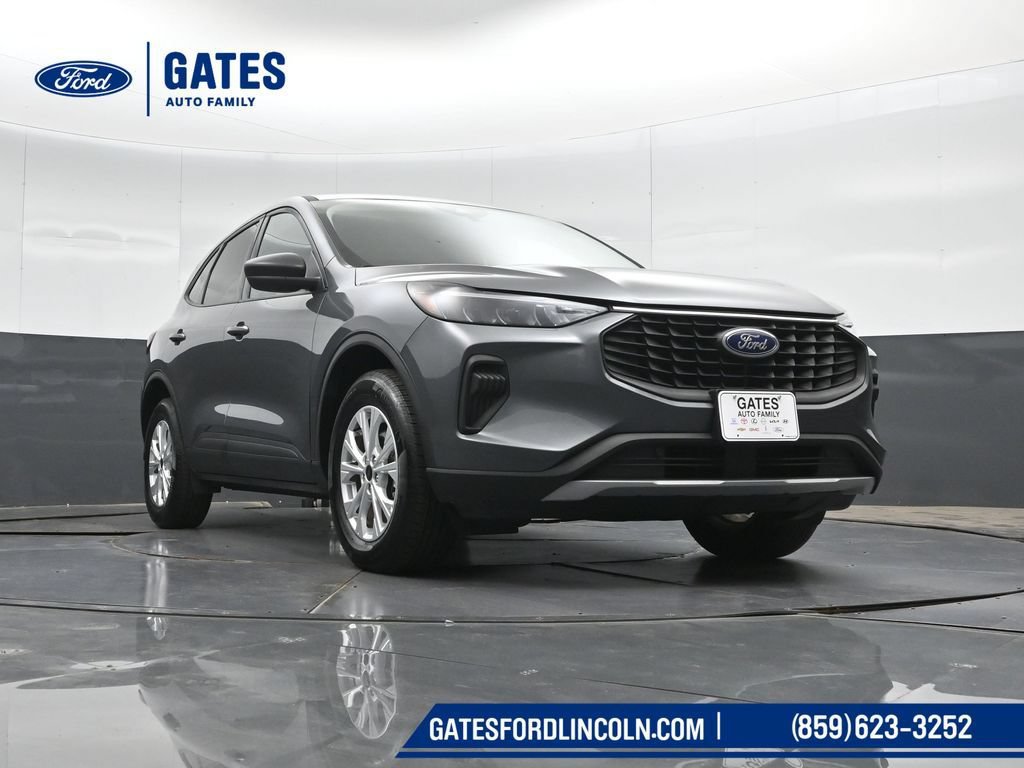 Used 2025 Ford Escape Active AWD/4WD image 40