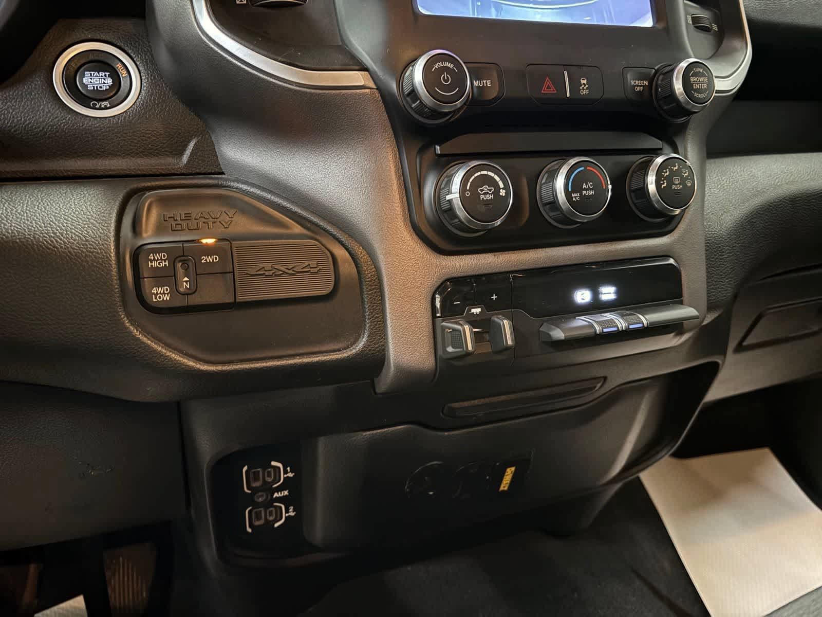 Used 2022 RAM 2500 Big Horn AWD/4WD image 20