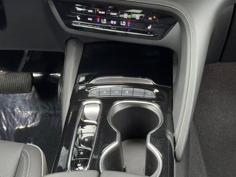 Used 2023 Buick Envision Essence image 14
