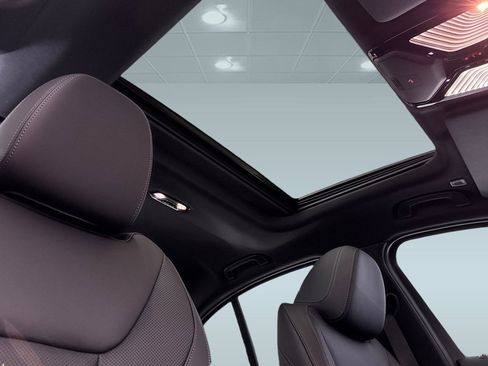 Used 2026 BMW 330i Sedan w/ Convenience Package image 15