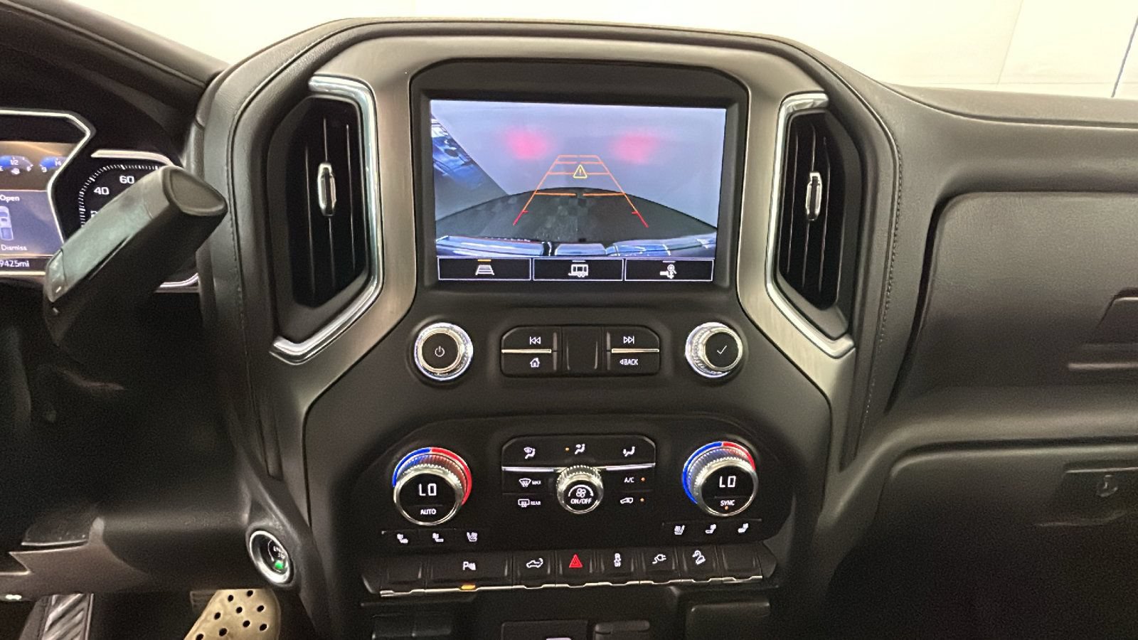 Used 2021 GMC Sierra 1500 Denali AWD/4WD image 28
