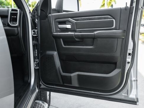 Used 2024 RAM 2500 Big Horn w/ Bed Utility Group image 38