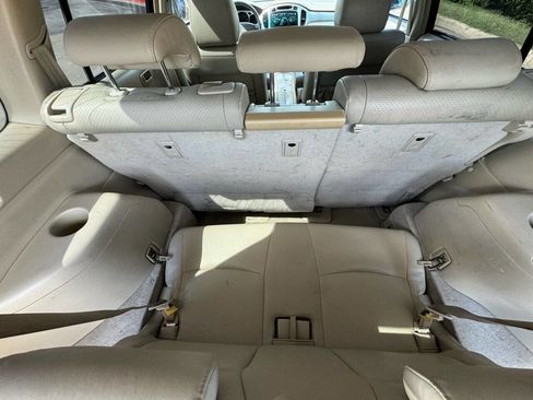 Used 2005 Toyota Highlander 4WD V6 w/ 3rd Row image 17