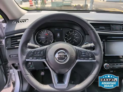 Used 2020 Nissan Rogue SV AWD/4WD image 16
