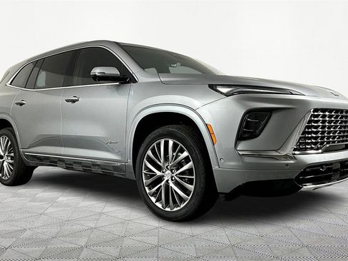 New 2026 Buick Enclave Avenir w/ Super Cruise Package image 3
