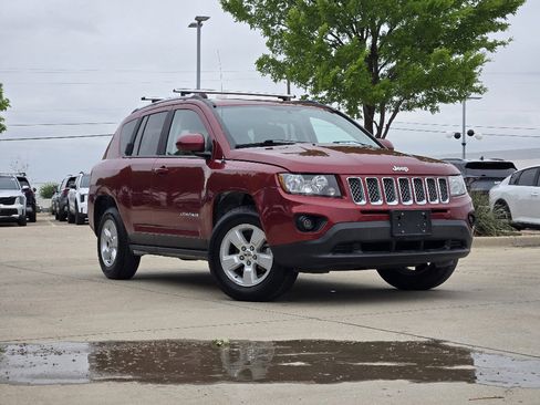 Used 2017 Jeep Compass Latitude image 31