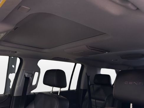 Used 2019 GMC Yukon XL Denali AWD/4WD image 38
