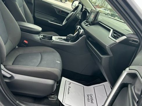 Used 2020 Toyota RAV4 LE image 46