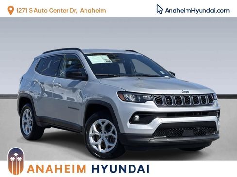 Used 2024 Jeep Compass Latitude image 1
