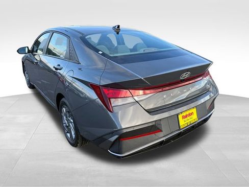 Used 2024 Hyundai Elantra SEL image 8