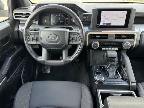 Used 2025 Toyota Tacoma SR5 AWD/4WD image 10