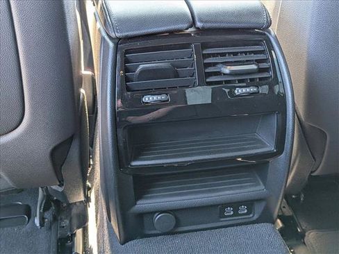 Used 2021 BMW 530e xDrive w/ Convenience Package image 18