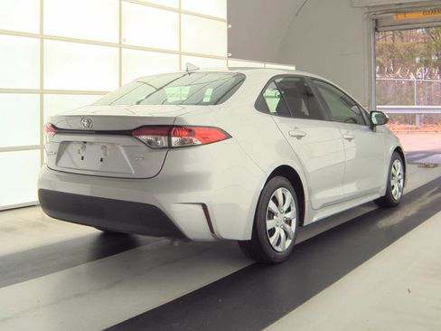 Used 2024 Toyota Corolla LE FWD image 4