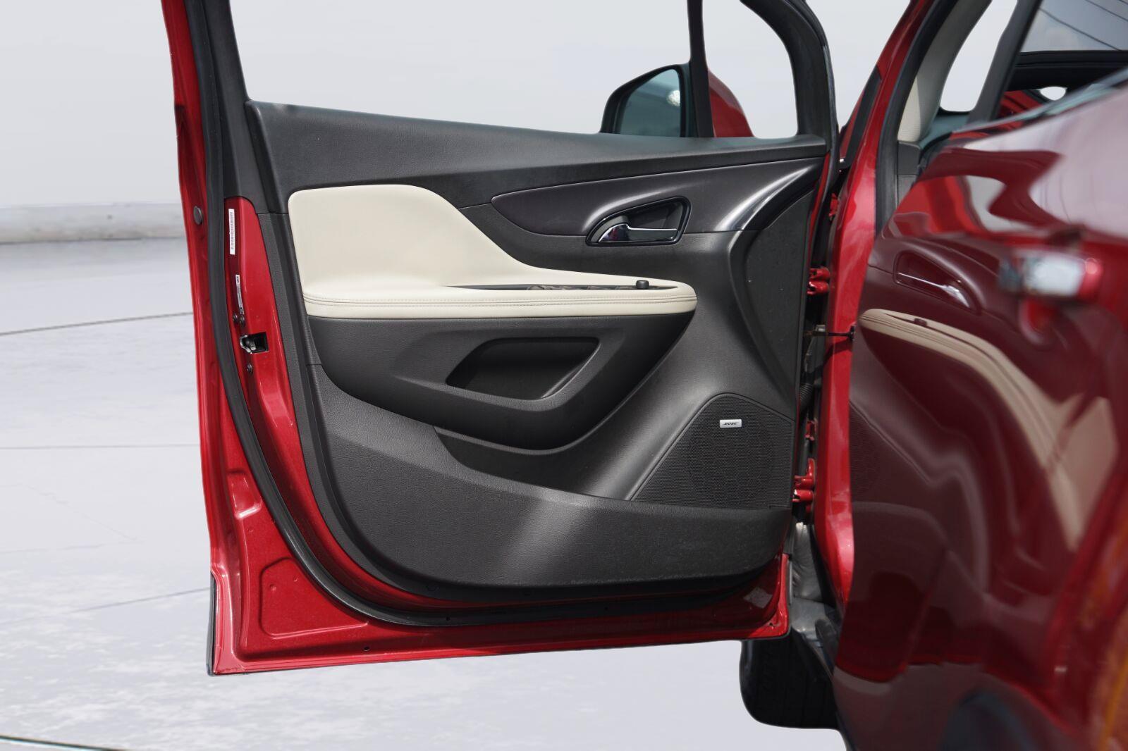 Used 2019 Buick Encore Essence FWD image 30