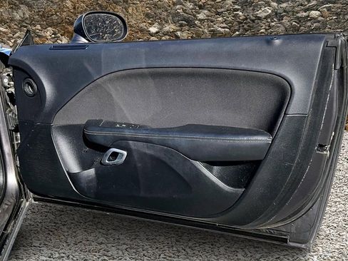 Used 2015 Dodge Challenger SXT image 19