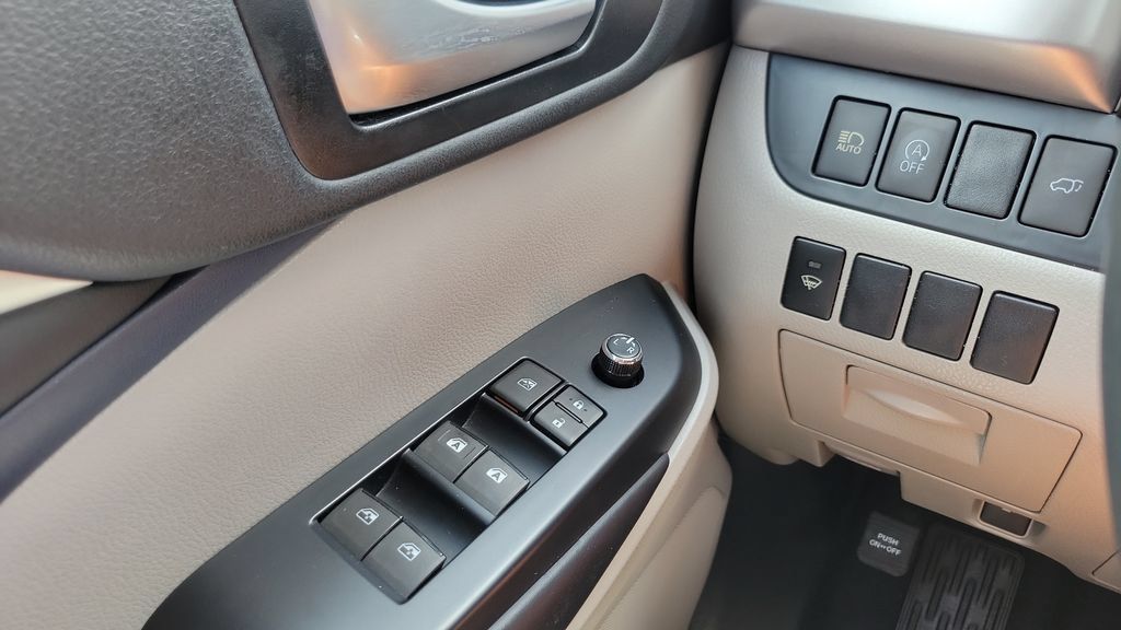Used 2019 Toyota Highlander XLE AWD/4WD image 20