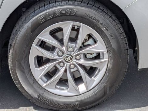 Used 2021 Toyota Sienna LE FWD image 12