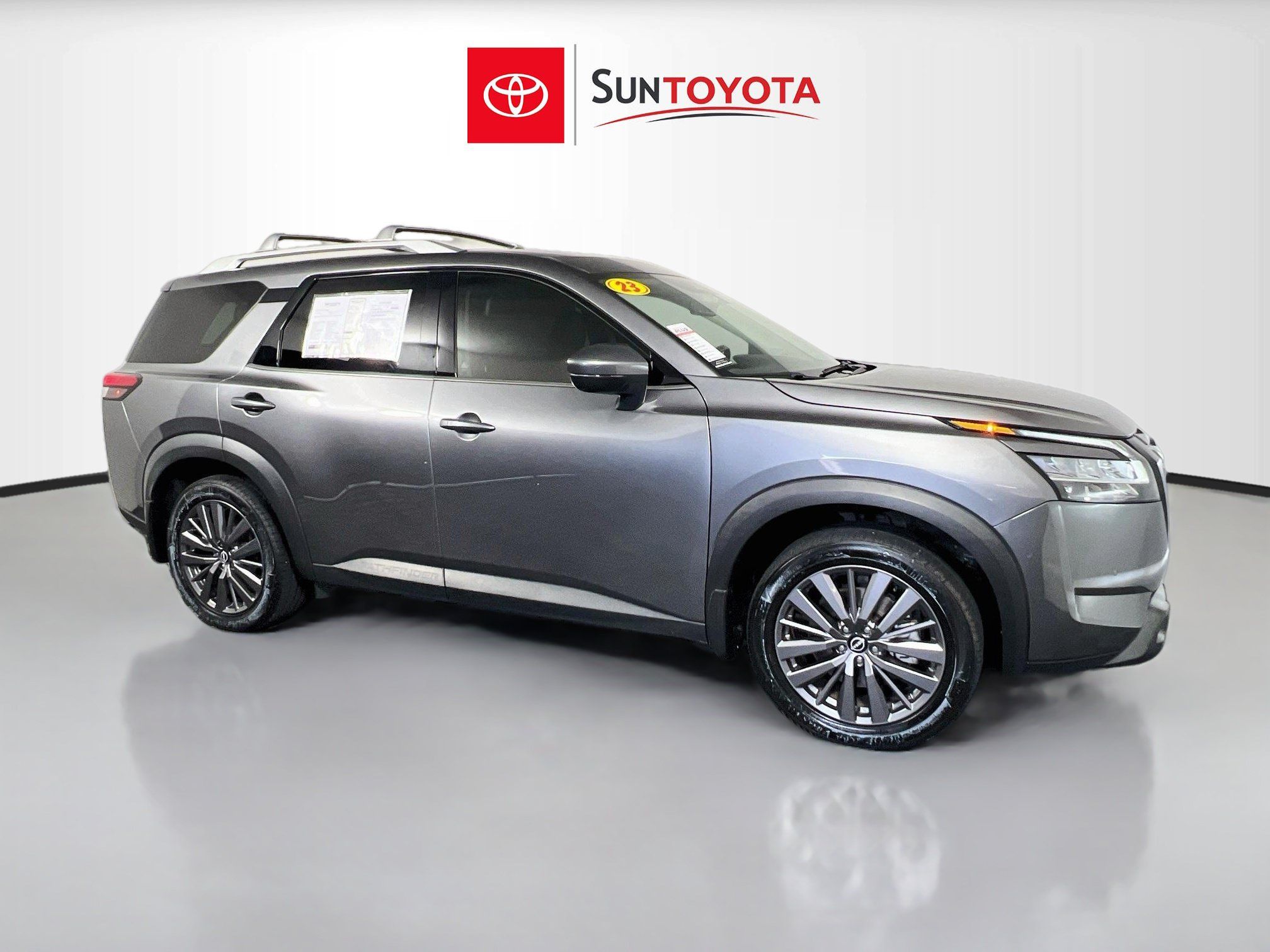 Used 2023 Nissan Pathfinder SL w/ SL Premium Package FWD image 1