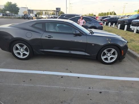Used 2017 Chevrolet Camaro LT RWD image 3