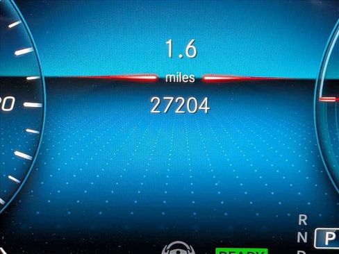 Used 2023 Mercedes-Benz EQB 300 4MATIC w/ Pinnacle Package image 9