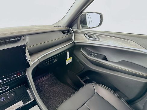New 2026 Jeep Grand Cherokee L Limited AWD/4WD image 31