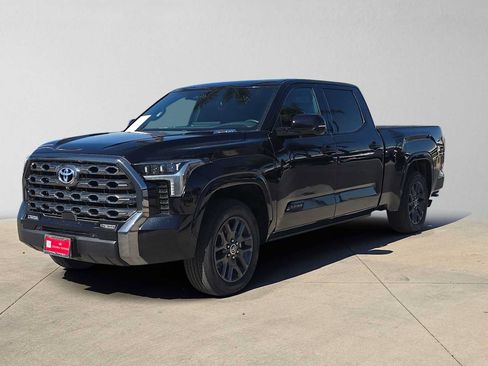 Used 2023 Toyota Tundra Platinum w/ Advanced Package AWD/4WD image 7
