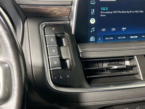 Used 2022 Chevrolet Suburban LT image 25