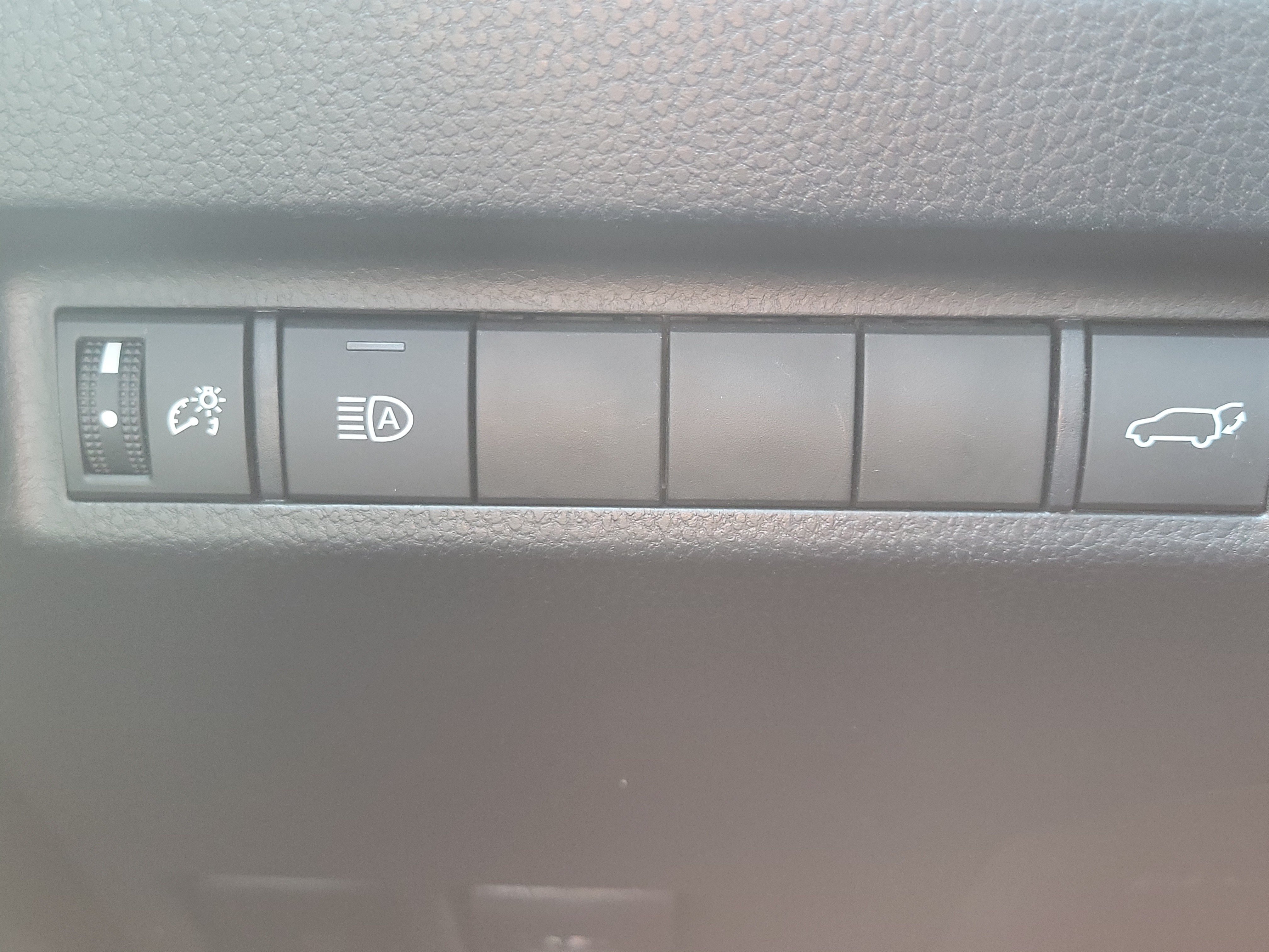Certified 2021 Toyota RAV4 XLE w/ Convenience Package FWD image 29
