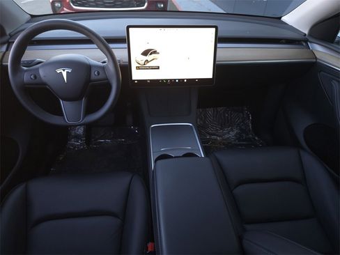 Used 2024 Tesla Model Y 2WD image 14