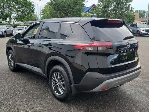 Used 2023 Nissan Rogue S image 4