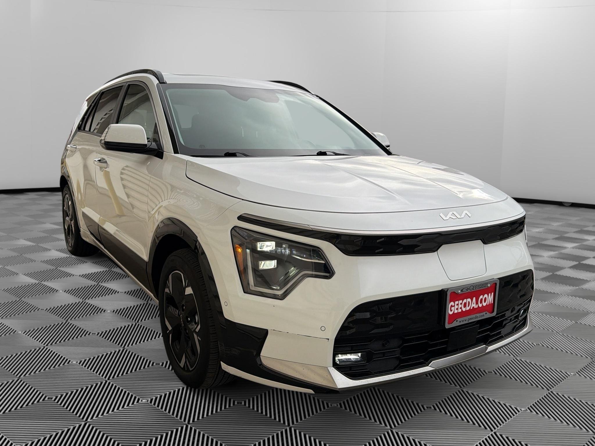 Certified 2023 Kia Niro Wave w/ Wave Preserve Package FWD image 4