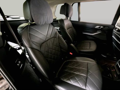 Used 2025 BMW X7 xDrive40i w/ Premium Package AWD/4WD image 19