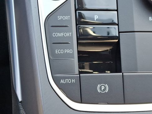 Certified 2025 BMW 230i xDrive Coupe w/ M Sport Package image 27