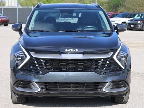 Used 2025 Kia Sportage EX w/ Premium Package FWD image 5