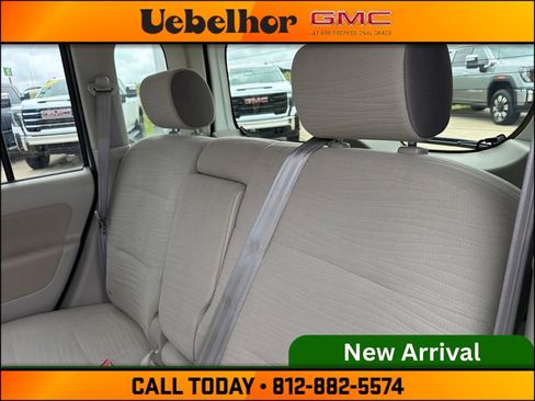 Used 2013 Nissan Cube 1.8 S w/ Interior Designer Pkg FWD image 17
