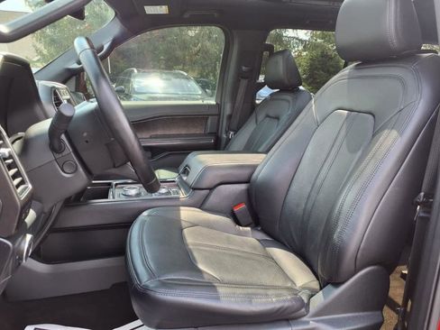 Used 2021 Ford Expedition Limited image 12
