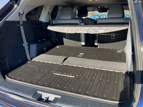 Used 2020 Toyota Highlander Limited image 15