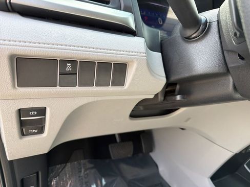 Used 2019 Honda Odyssey LX image 17
